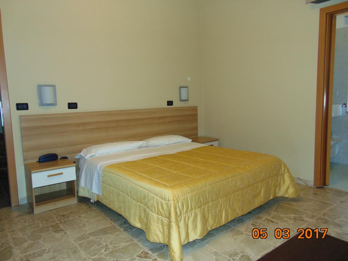 Hotel Mazzocchetti Читта Сань Анджело Экстерьер фото