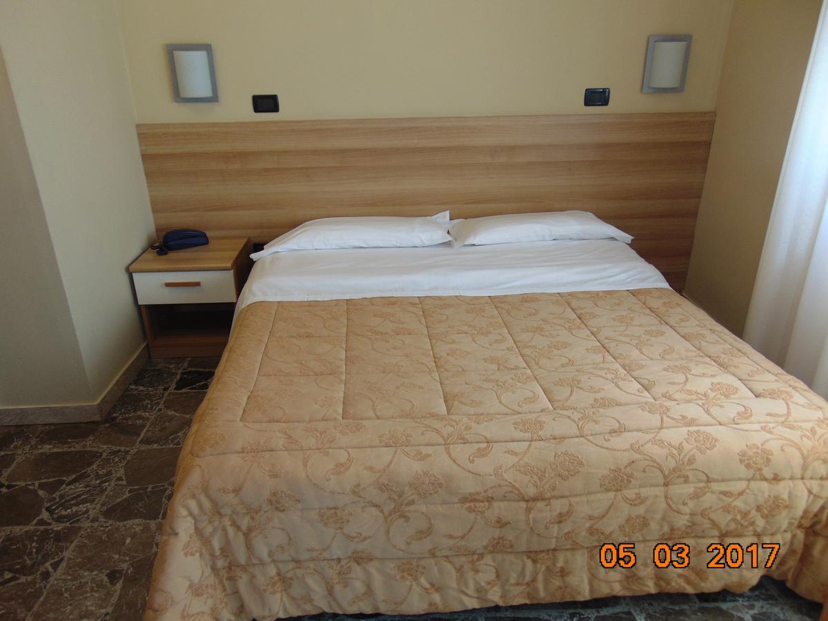 Hotel Mazzocchetti Читта Сань Анджело Экстерьер фото